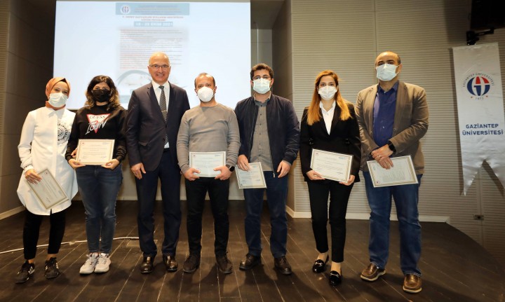 V. DENEY HAYVANLARI KULLANIM KURSUNU TAMAMLAYANLAR SERTİFİKALARINI ALDI-4