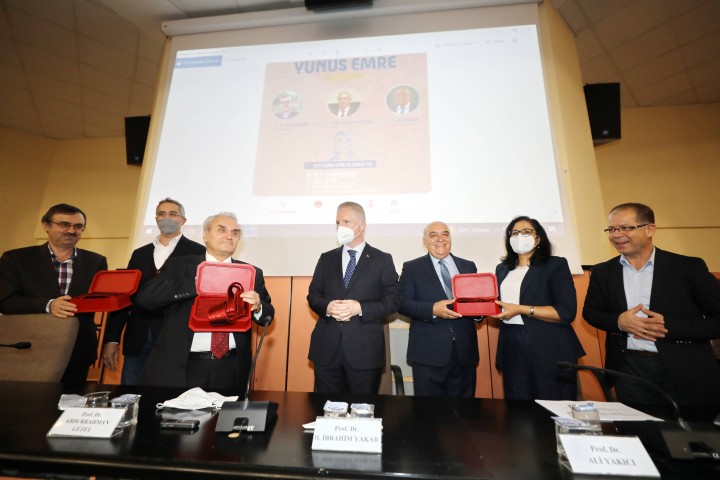 GAÜN’DE ÖNEMLİ KONFERANS-4