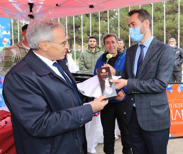 GAÜN’DE ÖĞRETMENLER GÜNÜNE ÖZEL YÜRÜYÜŞ - (4)