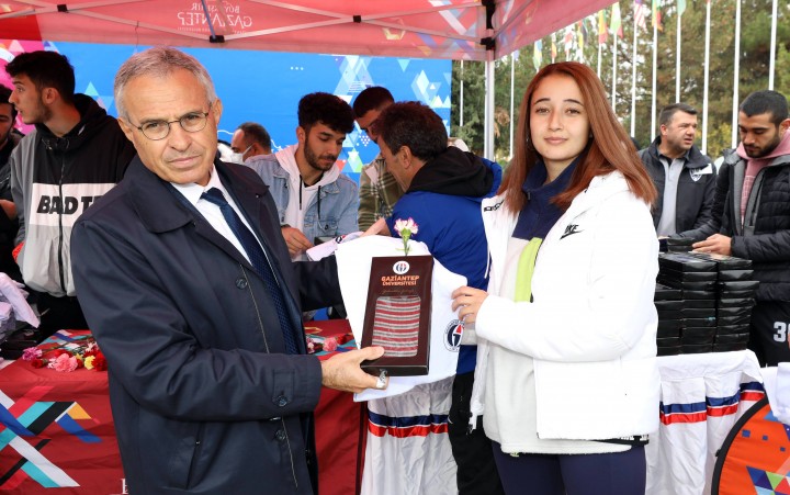 GAÜN’DE ÖĞRETMENLER GÜNÜNE ÖZEL YÜRÜYÜŞ - (7)