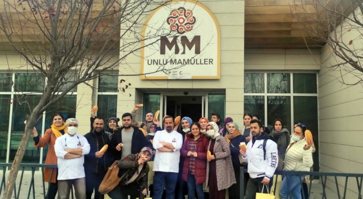 GAÜN GASTRONOMİ VE MUTFAK SANATLARI BÖLÜMÜ ÖĞRENCİLERİ GLUTENSİZ UNLU MAMÜLLER ÜRETİM TESİSİNDE-1
