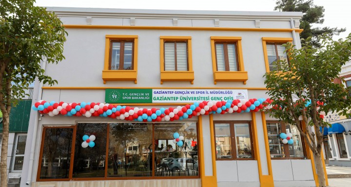 GAÜN ÖĞRENCİLERİNE ÇAY SİMİT ÜCRETSİZ OLACAK - (11)