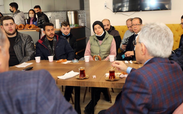 GAÜN ÖĞRENCİLERİNE ÇAY SİMİT ÜCRETSİZ OLACAK - (6)