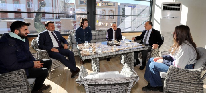 MİLLETVEKİLİ METİN YAVUZ, GAÜN GENÇ OFİS’TE ÖĞRENCİLERLE BİR ARAYA GELDİ-03