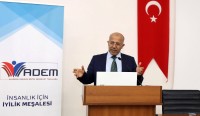 ilahiyat Fakültesi Dekanı Prof. Dr. Mehmet Akbaş