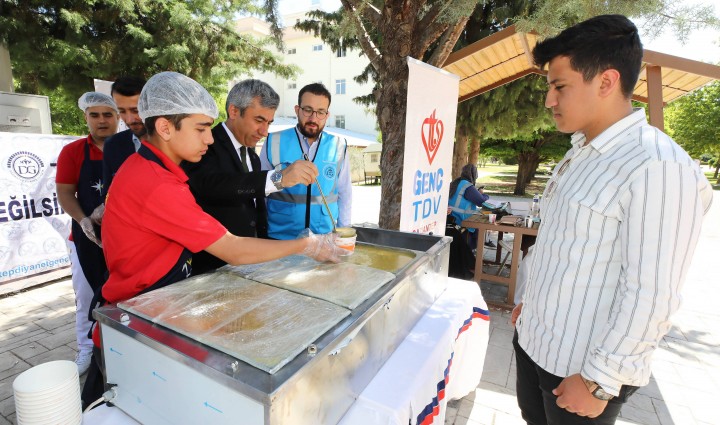 DİYANETTEN FİNAL ÖNCESİ ÖĞRENCİLERE ÇORBA İKRAMI - (3)