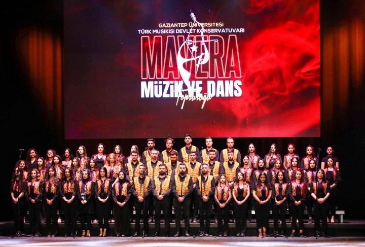 GAÜN’DE DÜZENLENEN BÜYÜLEYİCİ GÖSTERİ İLGİYLE İZLENDİ-1