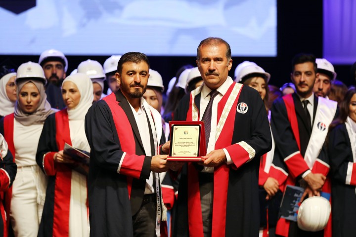 GAÜN MÜHENDİSLİK FAKÜLTESİNDE COŞKULU MEZUNİYET TÖRENİ - (11)