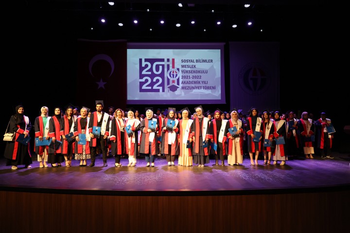 GAÜN SOSYAL BİLİMLER MYO MEZUNİYET SEVİNCİ-9