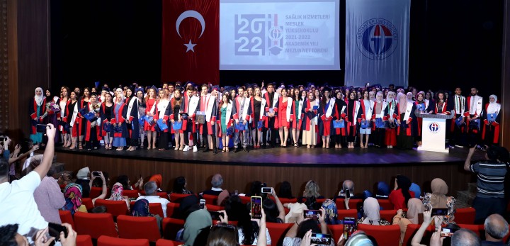 GELECEĞİN SAĞLIK ÇALIŞANLARI MEZUN OLDU-18