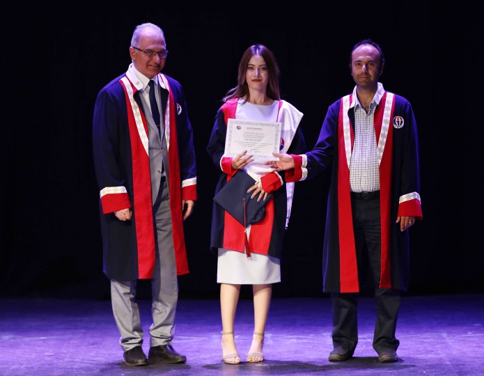 GELECEĞİN SAĞLIK ÇALIŞANLARI MEZUN OLDU-8