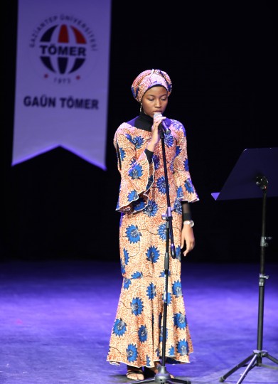 ULUSLARARASI ÖĞRENCİLERDEN TÜRKÇE ŞİİR DİNLETİSİ-2