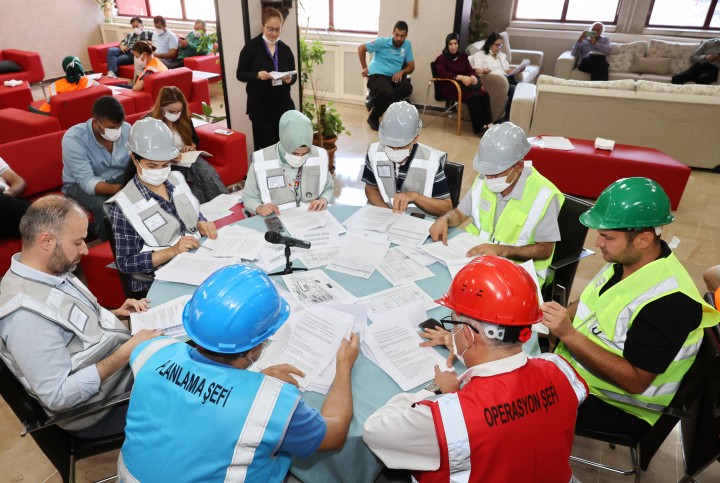 GAÜN’DE MASA BAŞI YANGIN VE TAHLİYE TATBİKATI-3