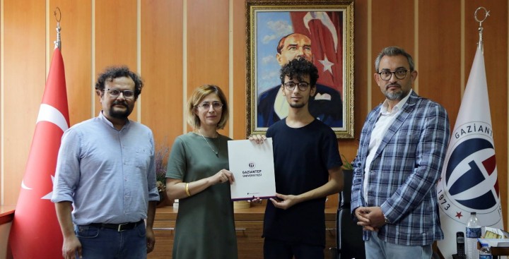 HALI TASARIMI ÖĞRENCİLERİNE ÖDÜL-2