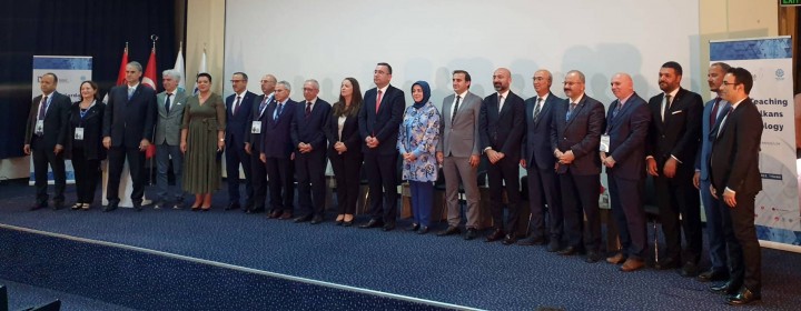 REKTÖR PROF. DR. ÖZAYDIN ARNAVUTLUK’TA GERÇEKLEŞEN SEMPOZYUMA KATILDI - (3)