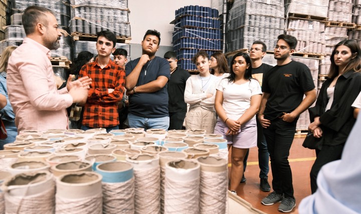 GELECEĞİN TASARIMCILARI HALI FABRİKASINI ZİYARET ETTİ -2