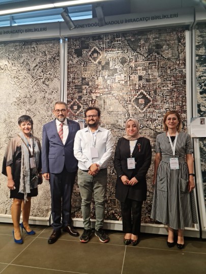 HALI TASARIMI PROGRAMI ÖĞRENCİSİNE BÜYÜK ÖDÜL - (2)