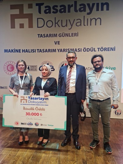 HALI TASARIMI PROGRAMI ÖĞRENCİSİNE BÜYÜK ÖDÜL - (3)