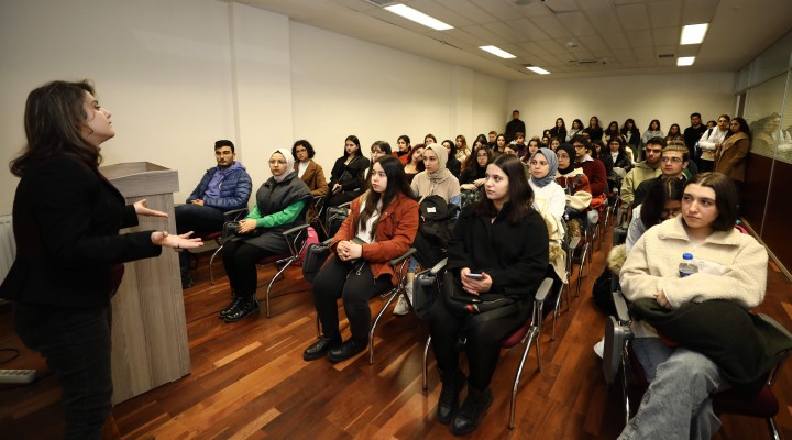 GAZİANTEP ÜNİVERSİTE BÖLÜM TANITIM VE KARİYER FUARI’NA YOĞUN İLGİ-6