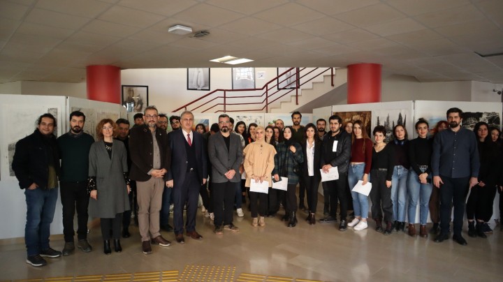 GAÜN ÖĞRENCİLERİNDEN 25 ARALIK SERGİSİ-1