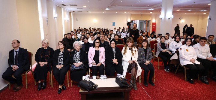 GAÜN’DE GAZİ MUTFAKTA KADIN ELİ PANELİ-4