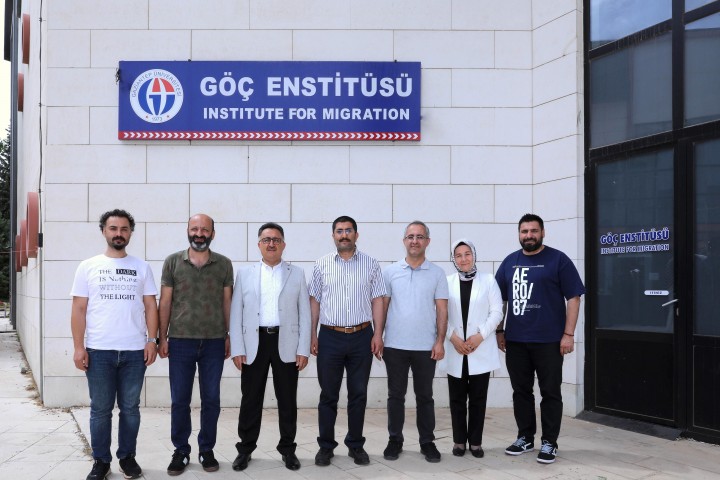 PROF. DR. ÖZLÜ YAŞLILIK İLGİLİ PROJEYİ KİTAPLAŞTIRDI-1