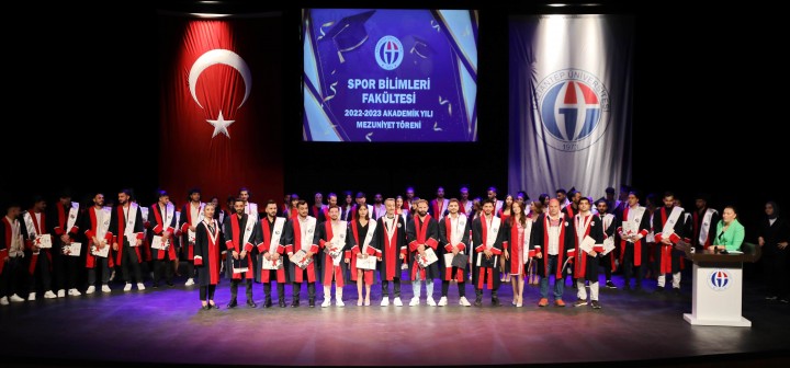 GAÜN SPOR BİLİMLERİ FAKÜLTESİ MEZUNLARINI UĞURLADI -3