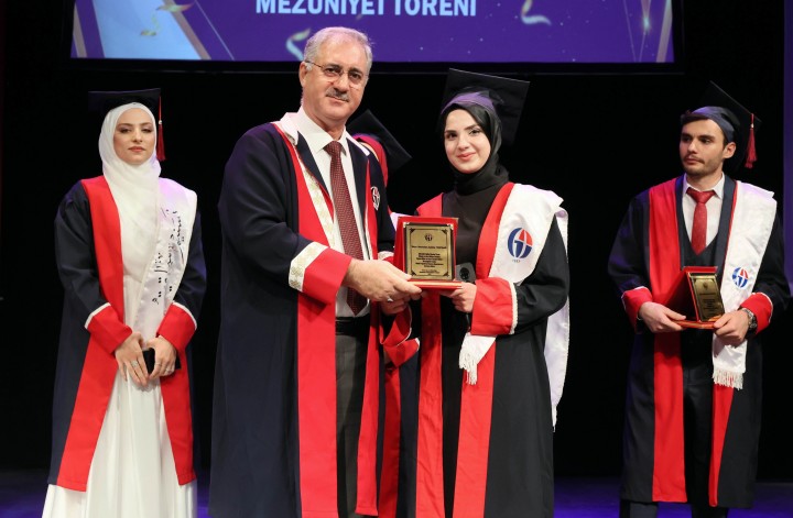 GAÜN İKTİSADİ VE İDARİ BİLİMLER FAKÜLTESİ MEZUNLARINI UĞURLADI-3