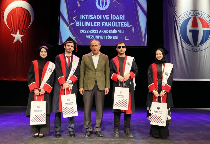 GAÜN İKTİSADİ VE İDARİ BİLİMLER FAKÜLTESİ MEZUNLARINI UĞURLADI-5