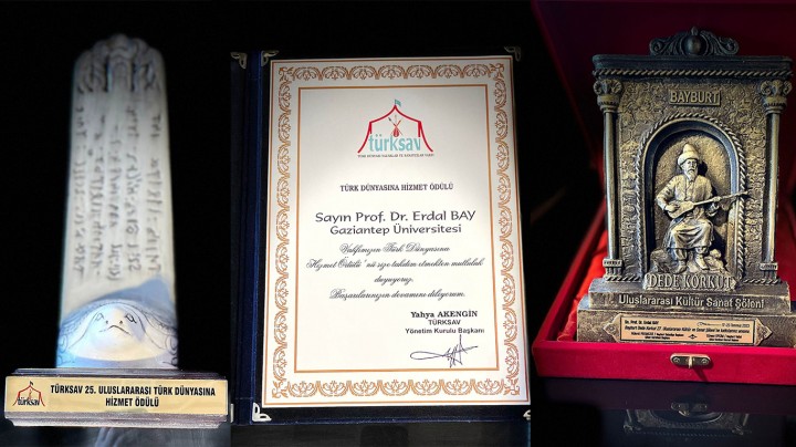 TÜRK DÜNYASI ÜSTÜN HİZMET ÖDÜLÜ GAÜN’LÜ AKADEMİSYENE -3