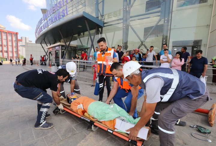 GAÜN HASTANESİ’NDE DEPREM TATBİKATI-1