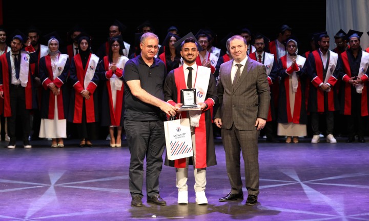 GAÜN DİŞ HEKİMLİĞİ FAKÜLTESİ 96 MEZUN VERDİ-4