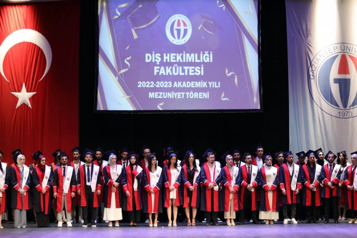 GAÜN DİŞ HEKİMLİĞİ FAKÜLTESİ 96 MEZUN VERDİ-7