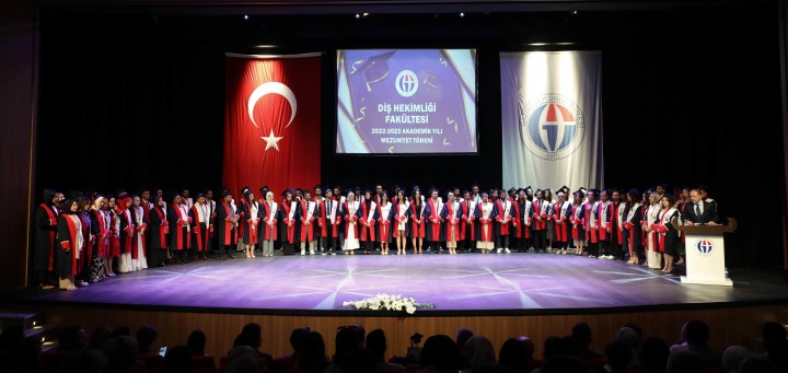 GAÜN DİŞ HEKİMLİĞİ FAKÜLTESİ 96 MEZUN VERDİ-8