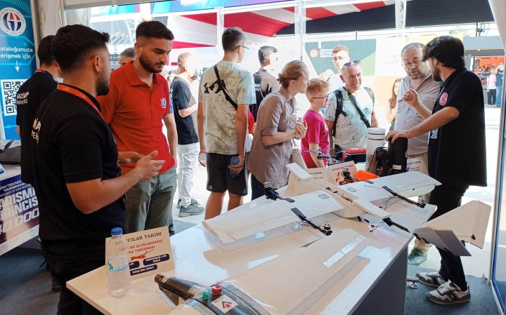 TEKNOFEST İZMİR’DE GAÜN STANDINA YOĞUN İLGİ-3