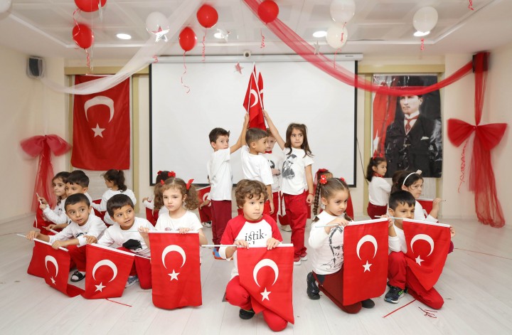 GAÜN KREŞ VE ANAOKULU ÖĞRENCİLERİNİN CUMHURİYET COŞKUSU - (3)