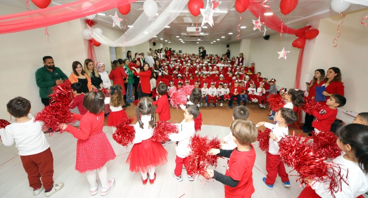 GAÜN KREŞ VE ANAOKULU ÖĞRENCİLERİNİN CUMHURİYET COŞKUSU - (4)