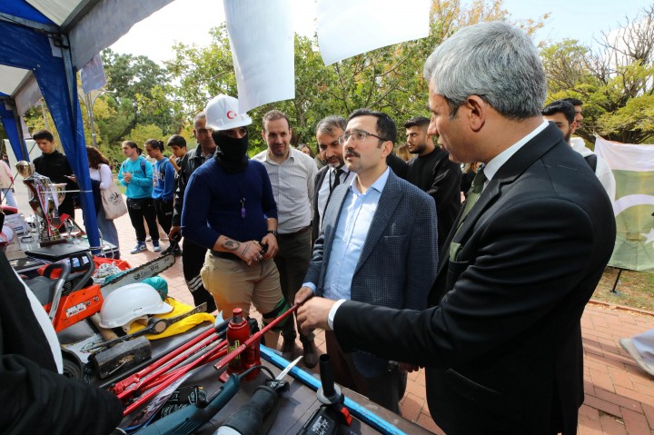 GAÜN ÖĞRENCİLERİ TOPLULUKLARINI TANITTI-6