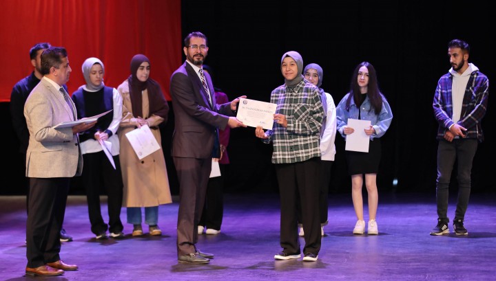 GAÜN'DE SERTİFİKA TÖRENİ-3