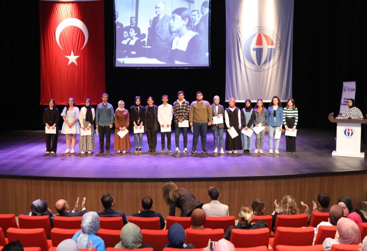 GAÜN'DE SERTİFİKA TÖRENİ-8