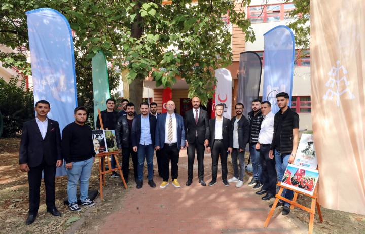 GAÜN’DE CUMHURİYET VE TÜRKİYE YÜZYILI SERGİSİ DÜZENLENDİ-1