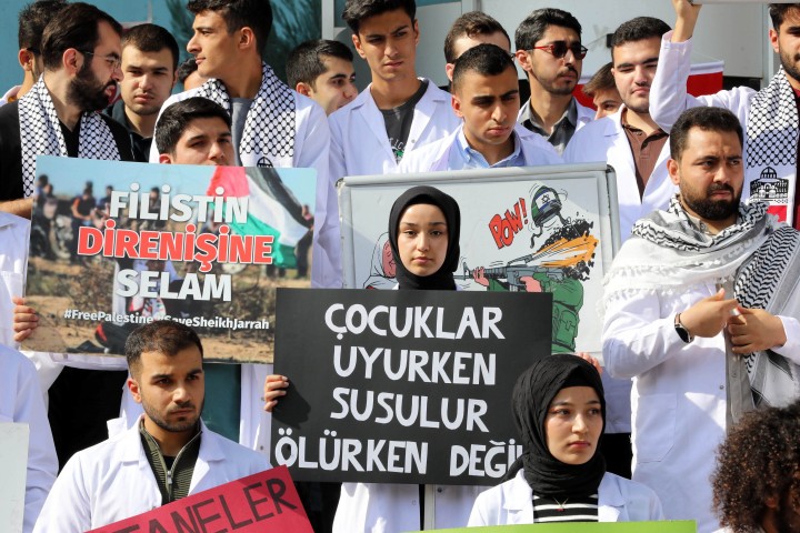 TIP FAKÜLTESİ ÖĞRENCİLERİNDEN TÜRK-FİLİSTİN DOSTLUK HASTANESİ’NİN BOMBALANMASINA TEPKİ-6