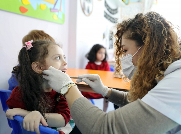 GAÜN DİŞ HEKLİMLİĞİ FAKÜLTESİ TARAFINDAN ENGELLİ VE KREŞ ÖĞRENCİLERİNE AĞIZ VE DİŞ SAĞLIĞI EĞİTİMİ VERİLDİ-2