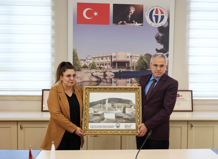 GAÜN HUKUK FAKÜLTESİNDEN 'GENÇLER BİZİMLE' ETKİNLİĞİ -2