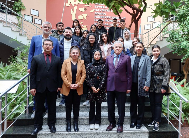 GAÜN HUKUK FAKÜLTESİNDEN 'GENÇLER BİZİMLE' ETKİNLİĞİ -3