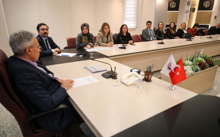 GAÜN REKTÖRÜNDEN ÜNİVERSİTENİN GELİŞİMİNE KATKI SAĞLAYAN PERSONELE TEŞEKKÜR BELGESİ - (2)