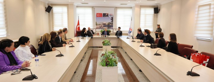 iSVİÇRELİ İŞ İNSANLARINDAN REKTÖRE ÖZAYDIN’A ZİYARET-1