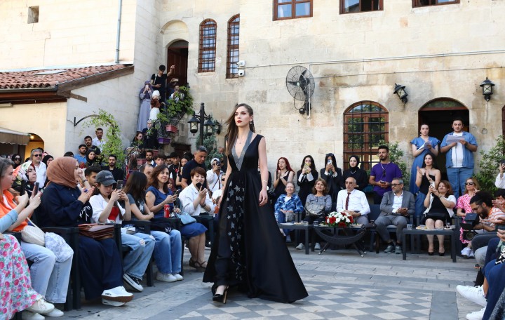 1. GÜZEL SANATLAR FAKÜLTESİ MODA VE TASARIM HAFTASI BAŞLADI-5