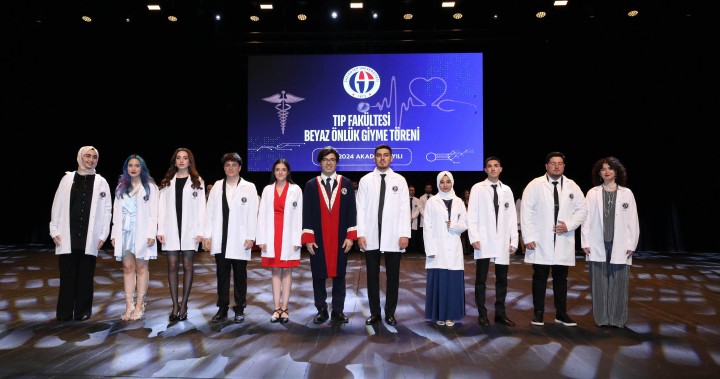 GAÜN TIP FAKÜLTESİ ÖĞRENCİLERİ BEYAZ ÖNLÜKLERİNİ GURURLA GİYDİ -7