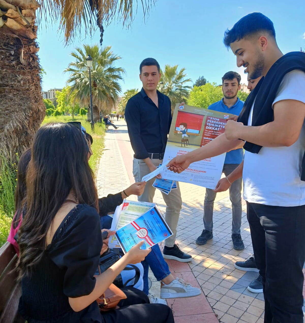 GAÜN ÖĞRENCİLERİ TÜKETİCİ HAKLARI İÇİN SAHAYA İNDİ - (2)